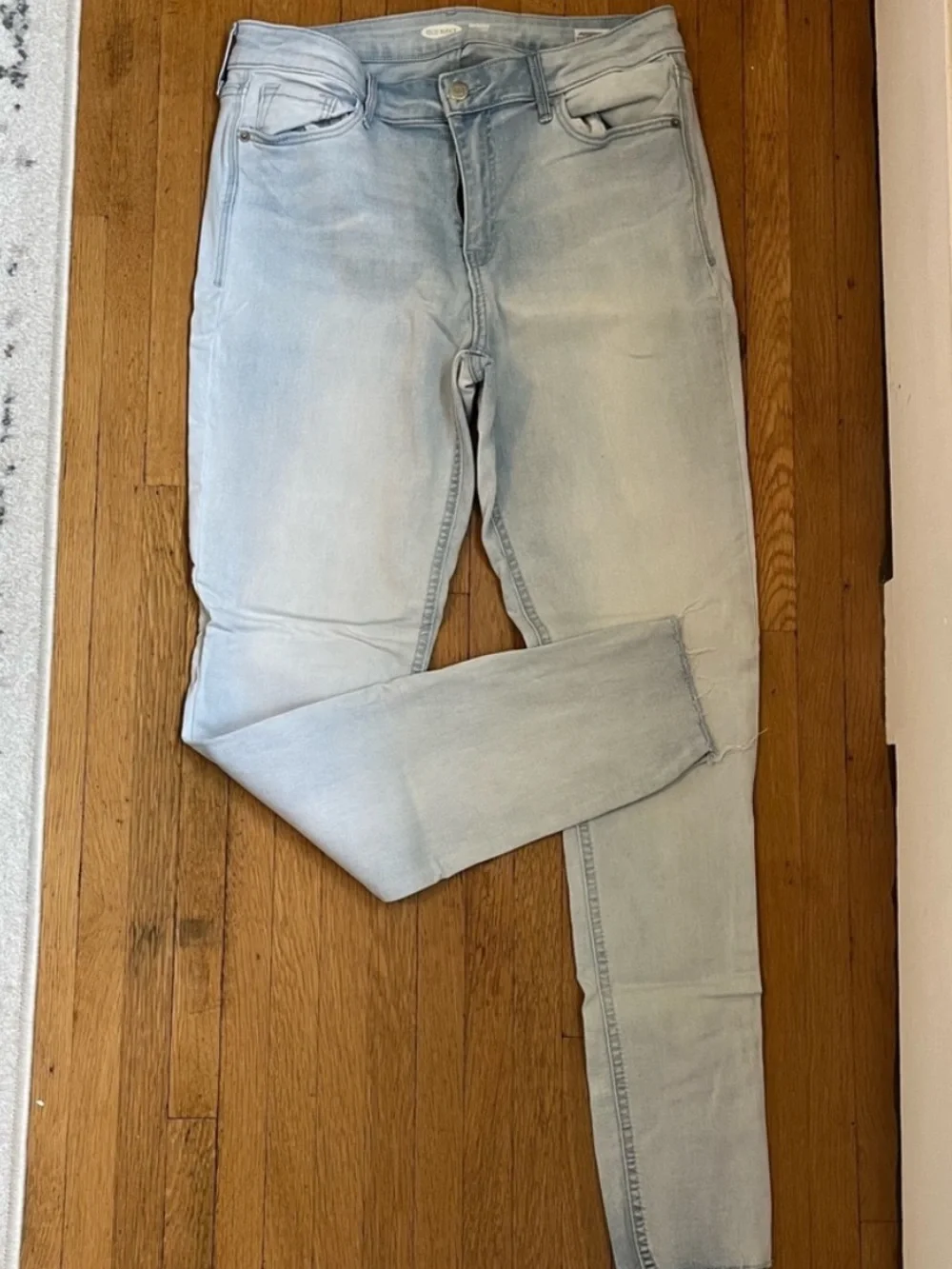 Old Navy Women’s 10 Tall Light Wash Skinny Classic Pale Blue Raw Hem Denim Jeans